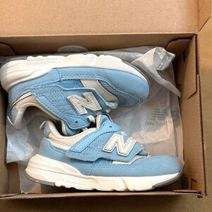 Euc New Balance Unisex-Child 997r Hook & Loop Sneaker 7c